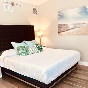  Holiday home Paradise Hideaway Entire Guest Near